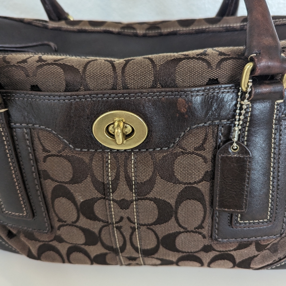 Vintage Coach Hampton turn lock tote! GUC! No tears, rips, or holes! Model 11063 - Picture 12 of 14